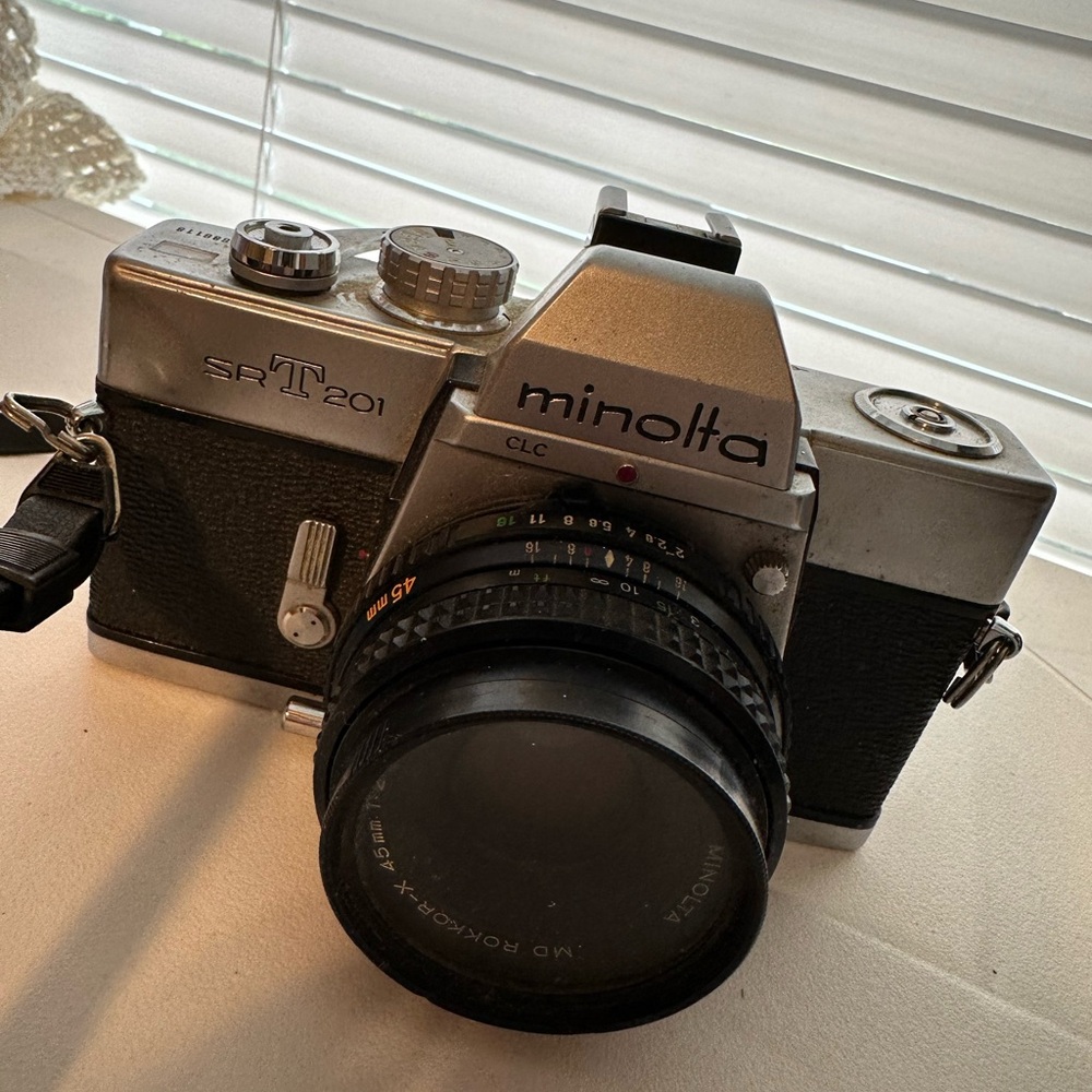 Vintage Minolta SRT-201 Manual Focus SLR Film Camera